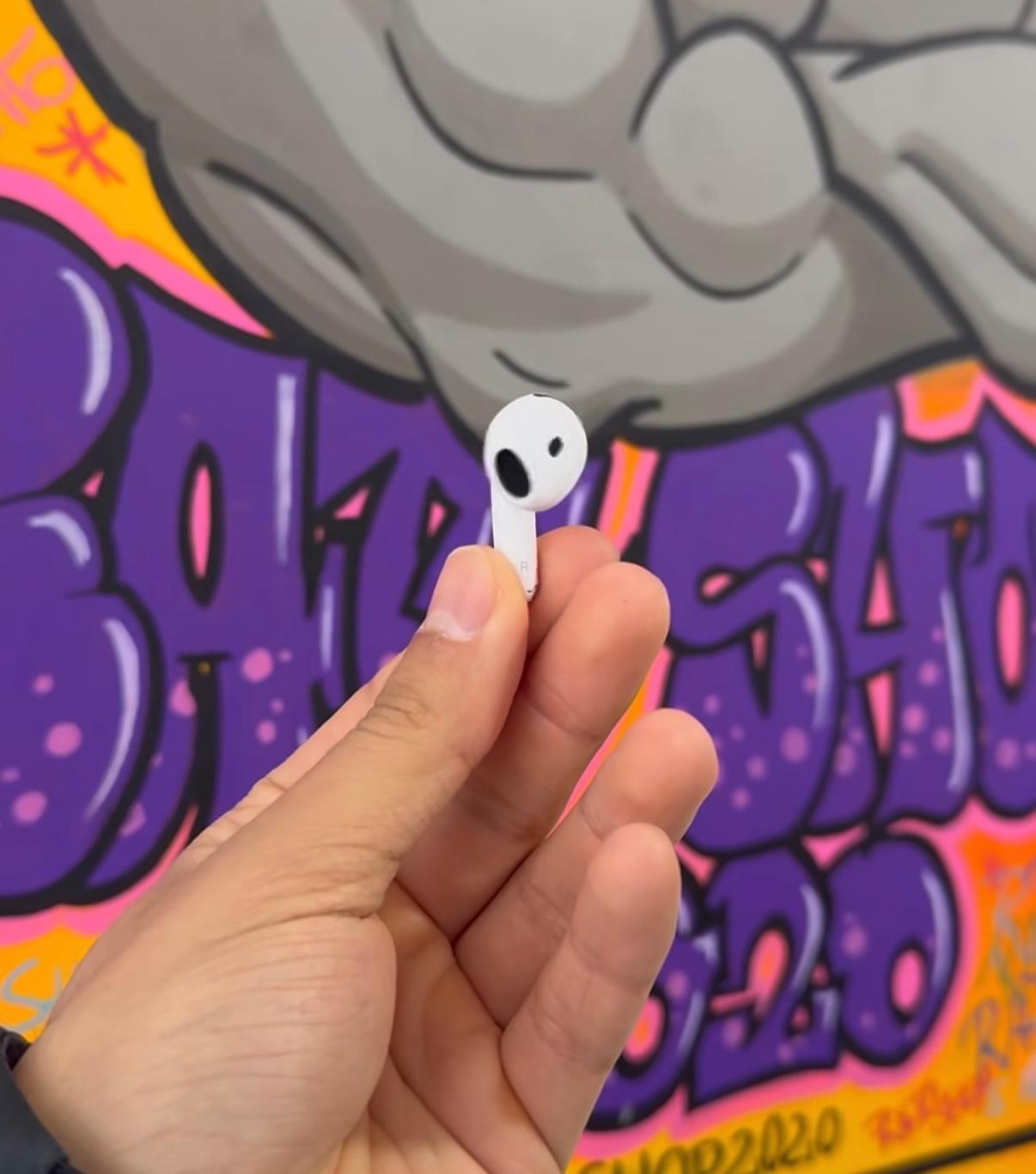 AirPods 4